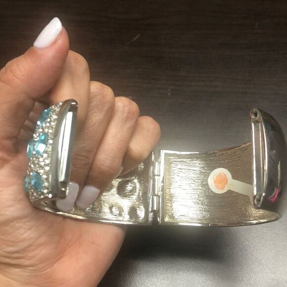Magnetic bedazzled bangle cuff - Picture 4 of 5